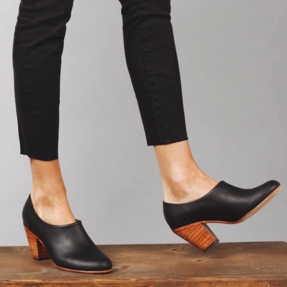Nisolo Austin Stacked Heel Pump Black EUC 5.5